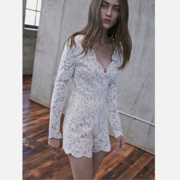 Alexis Manolo Lace Romper in Ivory from Revolve Size Medium - Picture 2 of 12